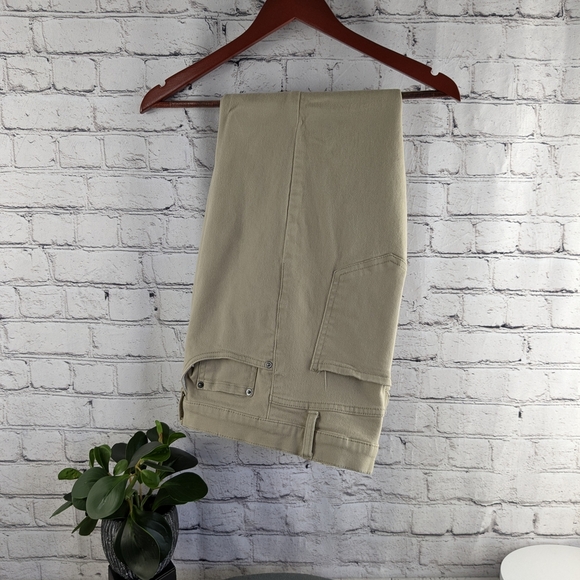 Amazon Essentials Men's Skinny Jeans - Beige - Picture 3 of 14